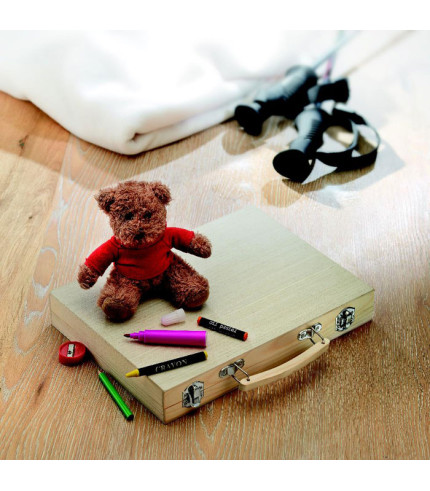 Artist's set in wooden box