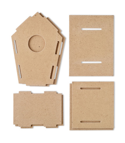 Drvena kućica za ptice