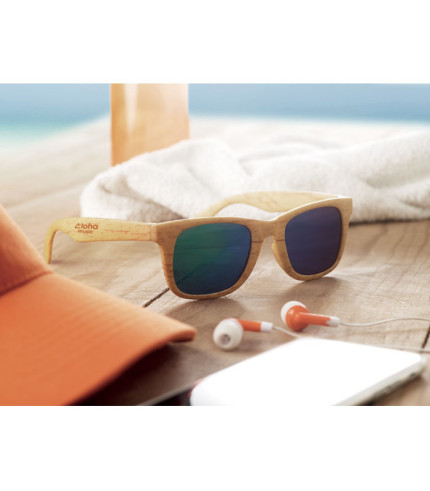 Sunčane naočale s drvenim izgledom