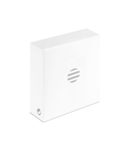 Bežični power bank od bambusa