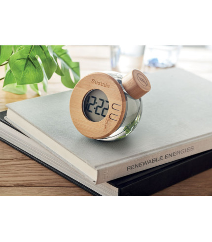 LCD sat od bambusa na vodu