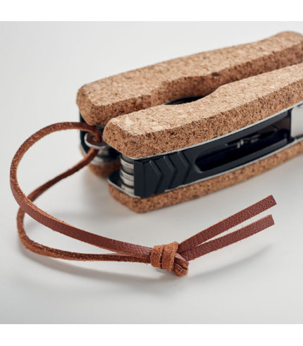 Višenamjenski alat džepni nož pluto