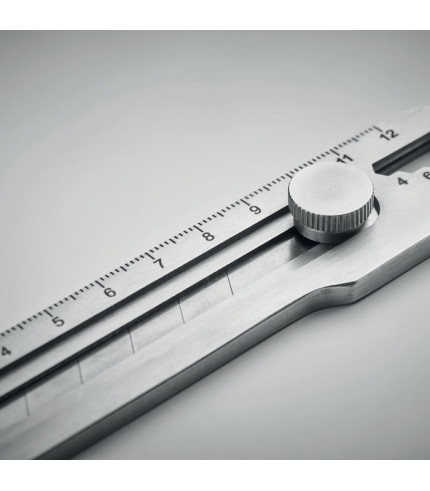 Multi tool retractable knife