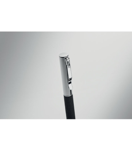 Metalna kemijska olovka u kutiji