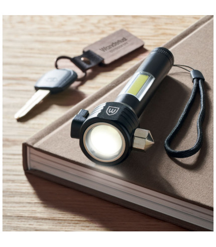 3 u 1 čekić za hitne slučajeve