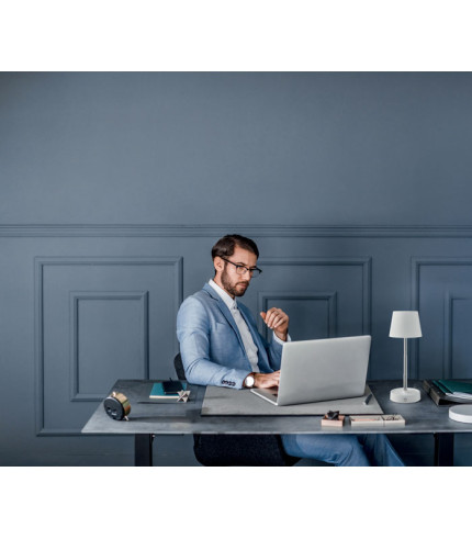 USB punjiva stolna svjetiljka