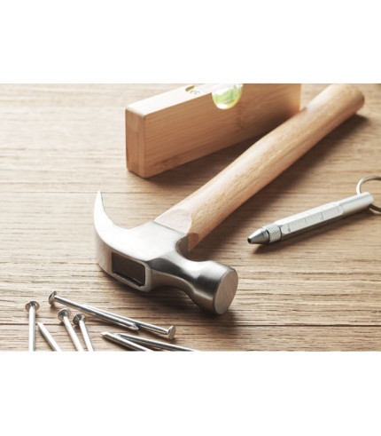 Drveni čekić s kandžama