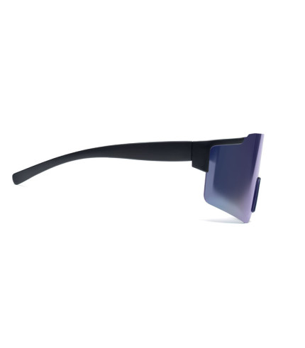 Mirrored sports sunglasses