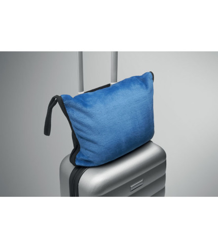 2 in 1 travel blanket set
