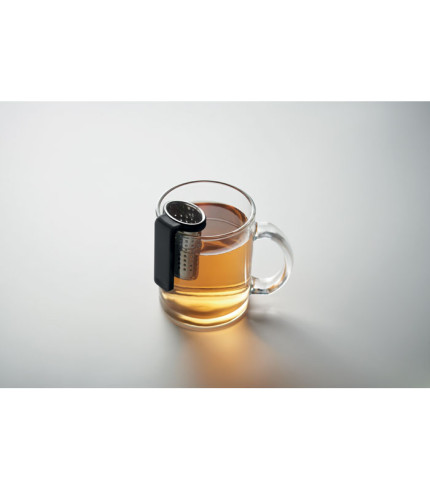 Tea infuser with hook