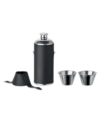 Pljoska s čašicama za žganje